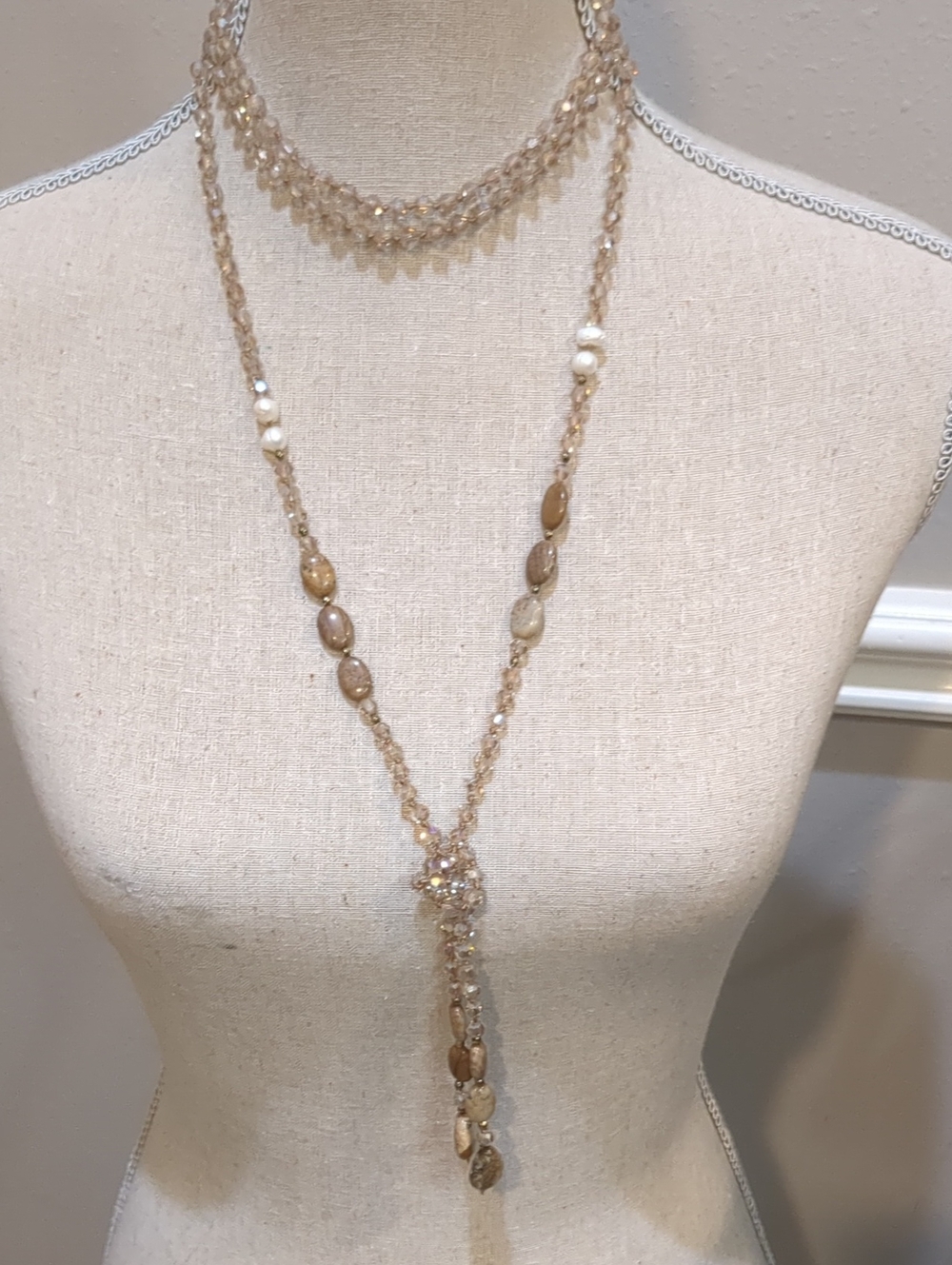Elegant Pearl And Crystal Lariat Necklace